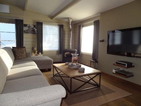 Rustig gelegen woning met 2 slaapkamers en garage - Photo 1