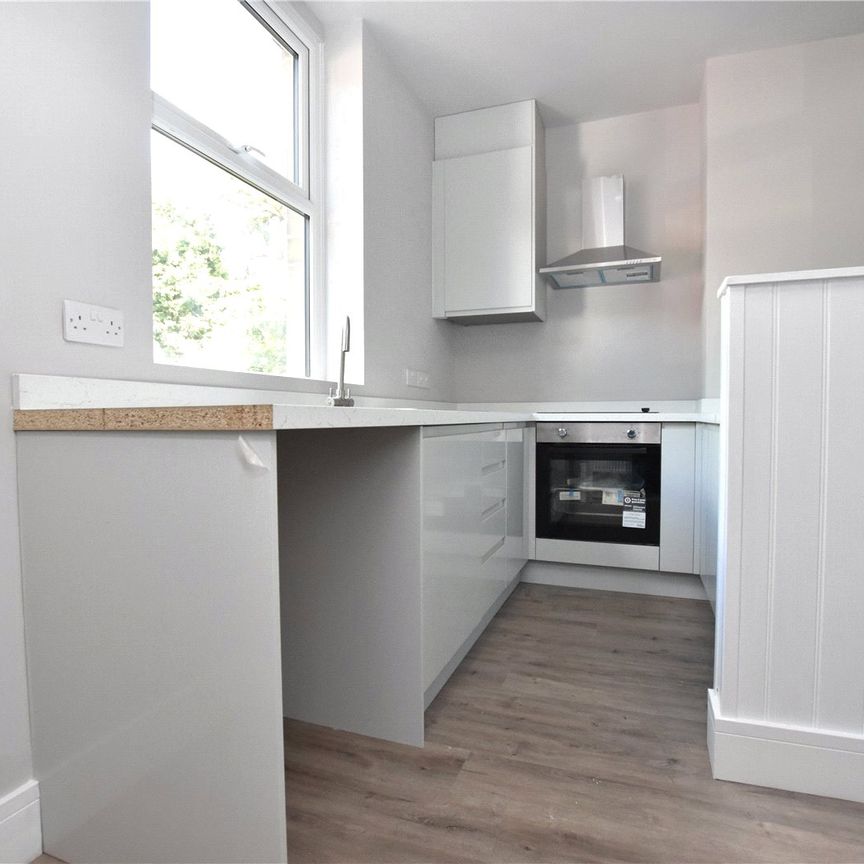 77, Wakefield Road, Gildersome, Morley, Leeds, LS27 7HH - Photo 1