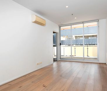 Stylish 2-Bedroom Apartment in the Heart of Box Hill - Photo 2