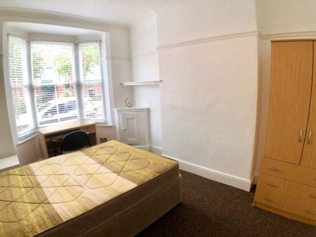 4 bedroom terraced house to rent - Photo 5