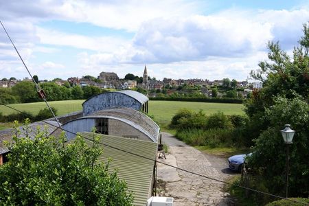 5 bedroom detached house to rent - Photo 4