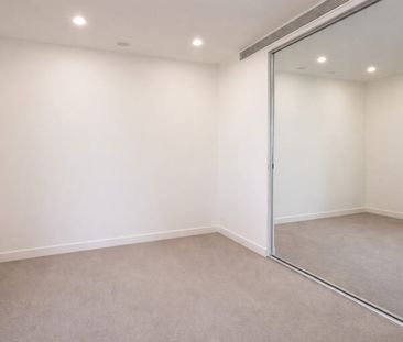 Stylish Living in the Heart of Malvern – Boutique Apartment - Photo 2