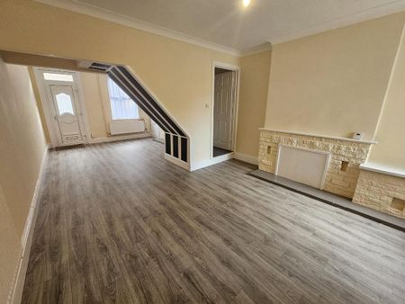 3 bedroom terraced house to rent - Photo 3