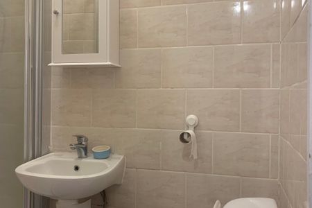 Camberwell Church Street, LONDON - Photo 4