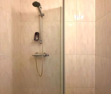 Stijlvol en ruim appartement met 3 slaapkamers en terras - Photo 6