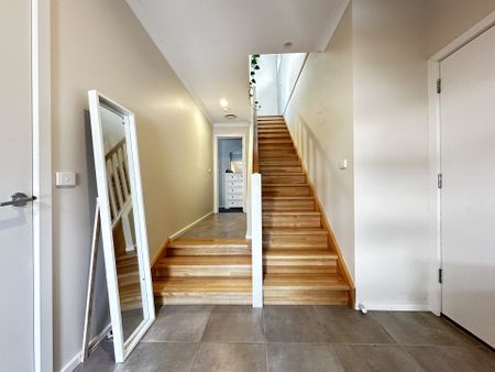 2 Bedroom Townhouse in the Heart of Lilydale - Photo 3