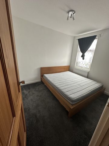 3 Bed Terraced House, Denmark Road, SE25 - Photo 2
