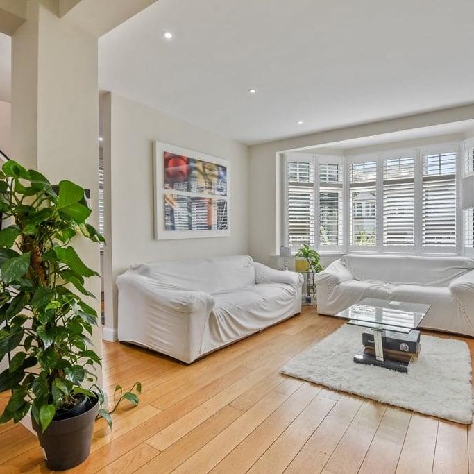 4 bedroom detached house to rent - Photo 1