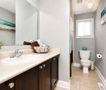 For Lease - 100 Sun King Crescent, Barrie, Ontario - Photo 1
