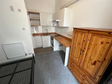 Flat For Rent Waverley Road, Southsea - Photo 4