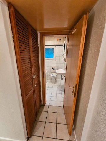 Charmante 3.5 Zimmerwohnung in einer ruhigen Gegend - Photo 5