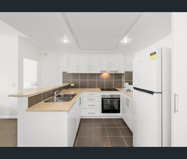 Fully furnished Two Bedroom Apartment - Photo 6