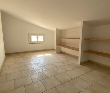 Location Appartement 3 pièces 77m² ROQUEVAIRE 13360 - Photo 6