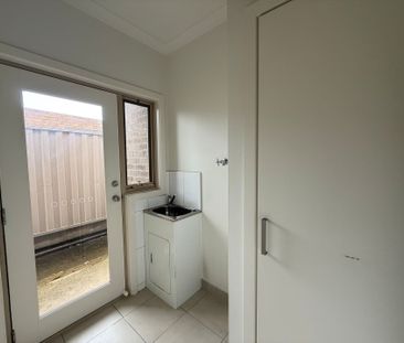 Please contact catie@sweeneyea.com.au for private inspections. - Photo 2