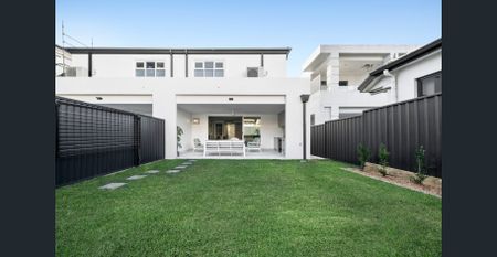 Luxury Home - Photo 5