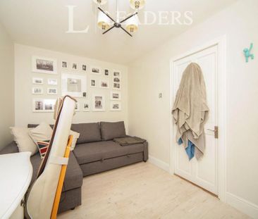 2 bedroom end of terrace house to rent - Photo 4