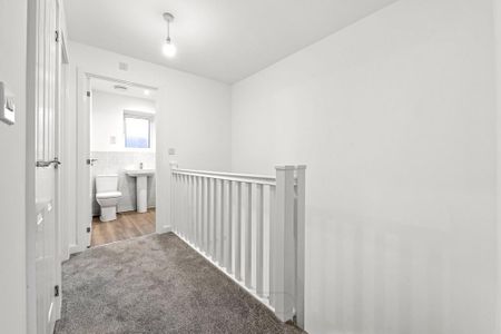 3 bedroom semi-detached house to rent - Photo 3