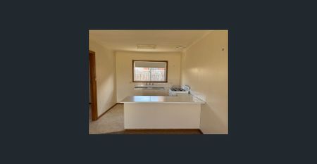 One-Bedroom Unit Near the Botanical Gardens - Photo 4