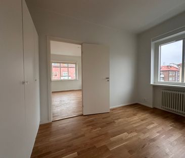 Bjäregatan 9- 3rok (lgh 1303) - Photo 5