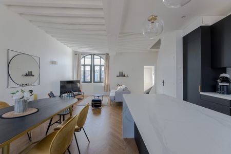 Duplex meublé rénové au coeur d’un quartier historique - Photo 3