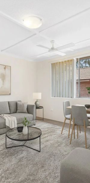 Spacious Two Bedroom Apartment in an Ideal Location - Photo 1