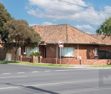 Family Home on Francis St! - Photo 4