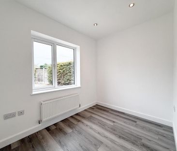 3 bedroom detached bungalow to rent - Photo 1