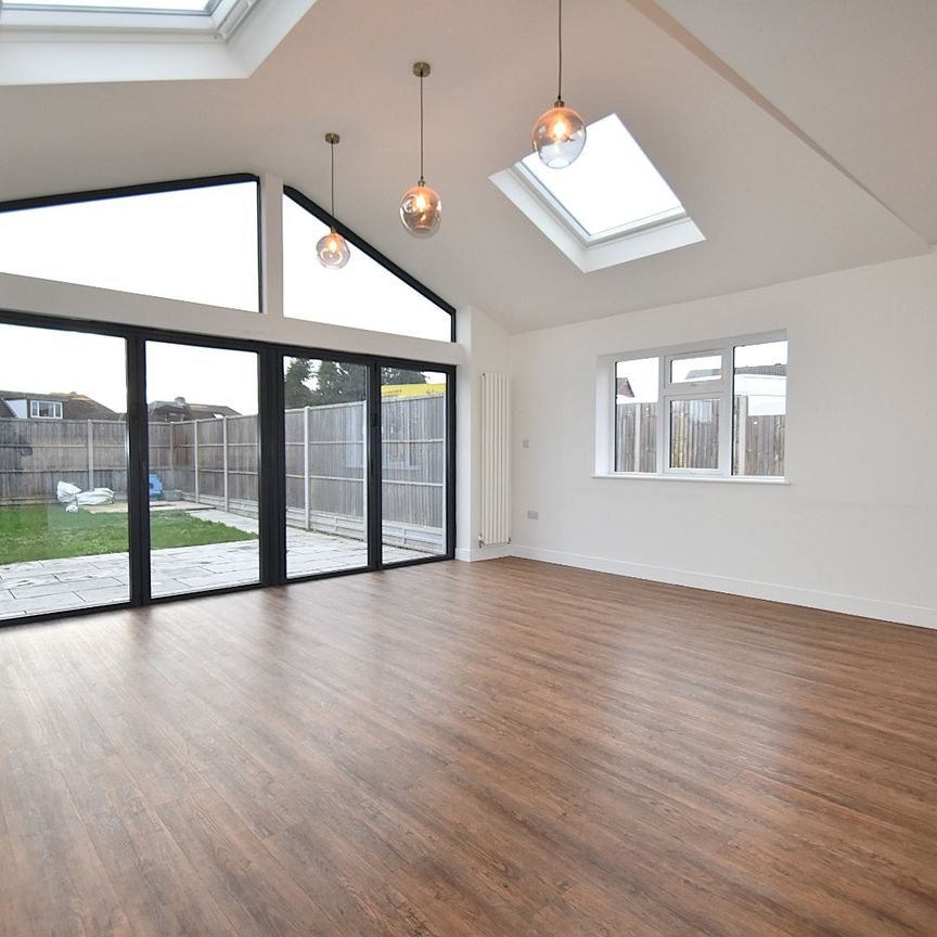 4 bedroom semi-detached house to rent - Photo 1