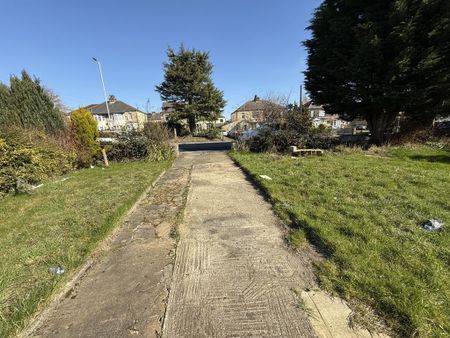 2 bedroom semi-detached house to rent - Photo 5