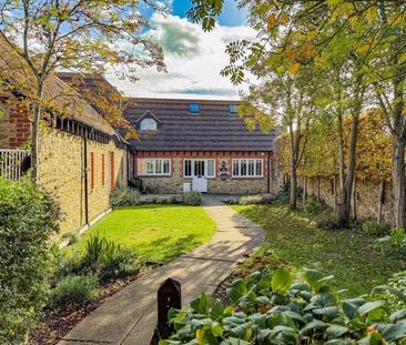 2 bedroom semi-detached house to rent - Photo 4