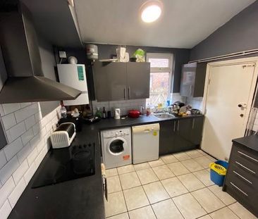 5 bedroom private hall to rent - Photo 5