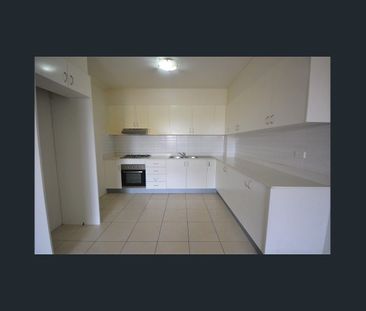 TWO LEVEL MODERN 2 BEDROOM 2 BATHROOM APARTMENT IN FANTASTIC LOCATI... - Photo 5