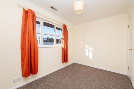 2 bedroom terraced house to rent - Photo 3