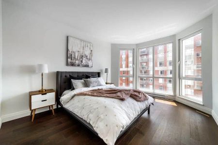 Majestic Côte Saint-Luc — 2 Bedroom available at 6801 Abraham de Sola St, Côte Saint-Luc - Photo 5