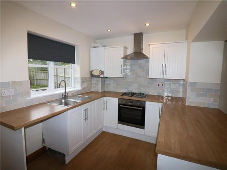 2 bedroom terraced house to rent - Photo 4