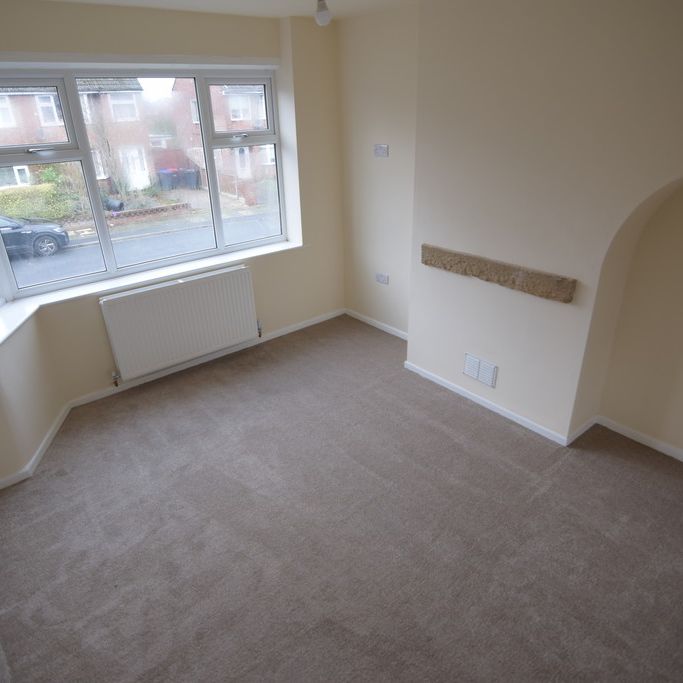 To Let 3 Bed Semi-Detached House - Photo 1