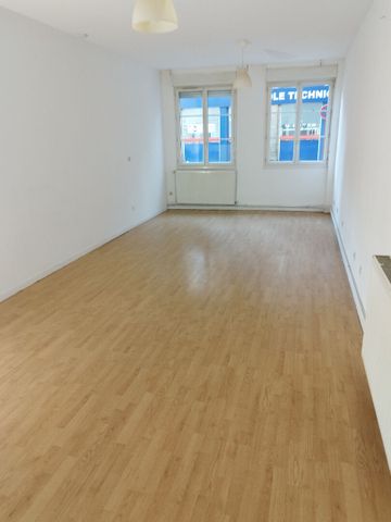 Location Appartement 2 pièces 73m² ELBEUF 76500 - Photo 3