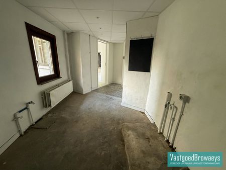 Centraal gelegen basiswoning met tuin en parkeergelegenheid - Foto 3