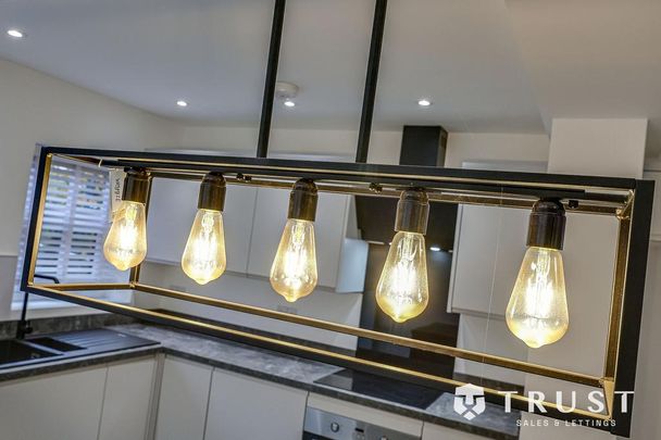 4 bedroom semi-detached house to rent - Photo 1