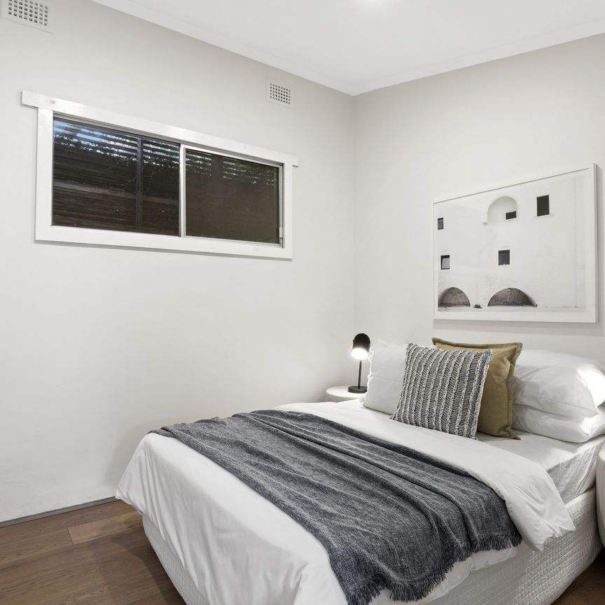 A freestanding beauty on one of Enmore's best streets - 3 MONTHS ONLY, UNFURNISHED - Photo 1