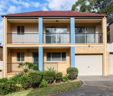 Spacious and Stylish Townhouse on the edge of Wollongong CBD - Photo 2