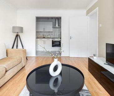 2 bedroom ground floor flat to rent - Photo 3