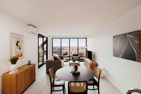 Furnished 2 Bedrooms 2 Bathrooms - Photo 3