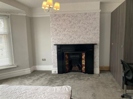 5 bedroom private hall to rent - Photo 3