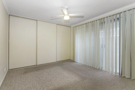 Light Filled Two Bedroom Homette in Popular Morphett Vale - Photo 2