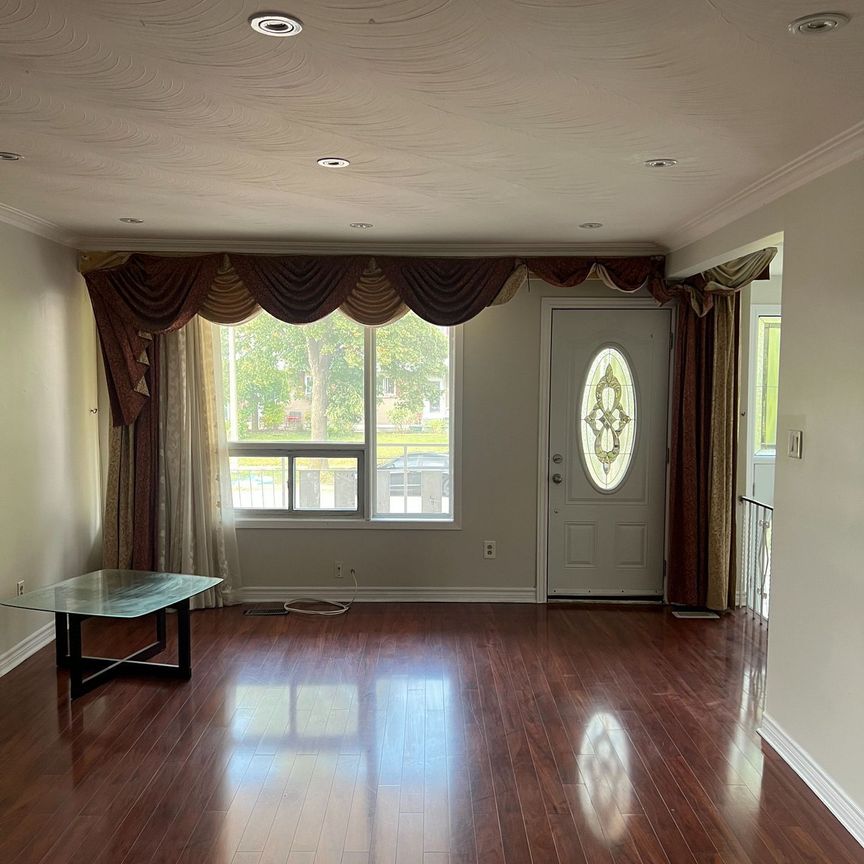 For Lease - 7258 Sills Road, Mississauga, Ontario - Photo 1