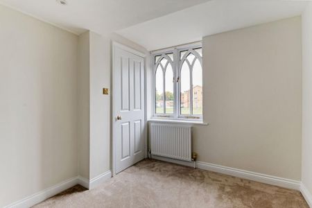 3 bedroom end of terrace house to rent - Photo 3