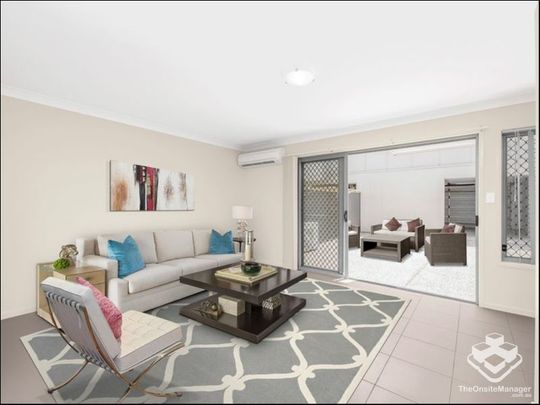 MODERN TOWNHOUSE HALPINE LAKE MANGO HILL - Photo 1