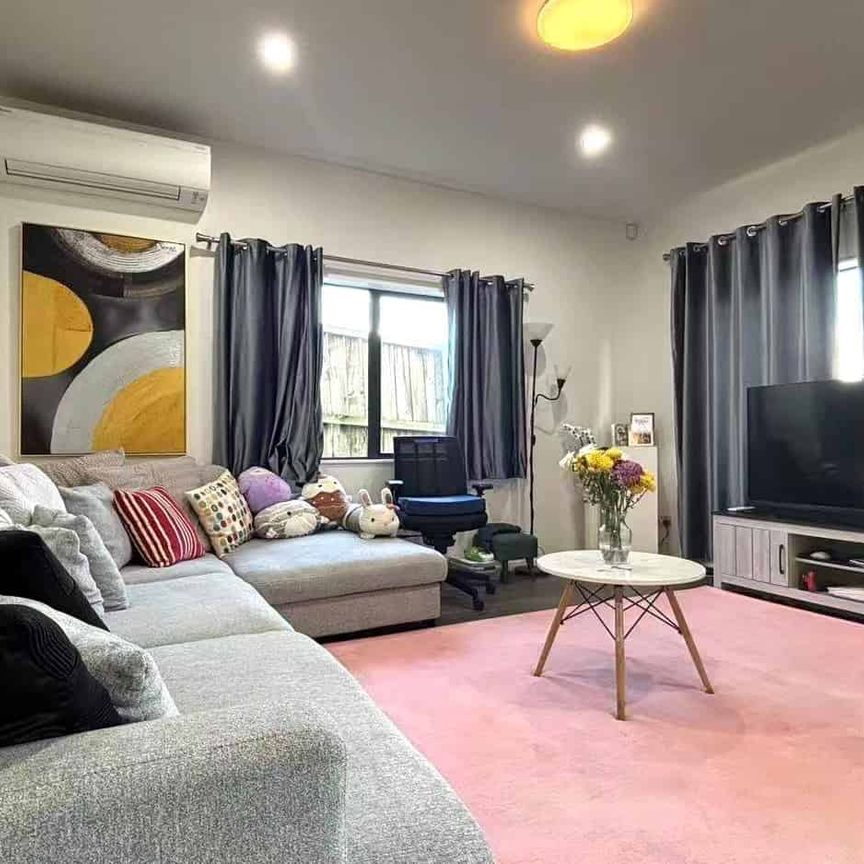 Large 5-Bedroom Home Perfect for Families – Pa... - Photo 1