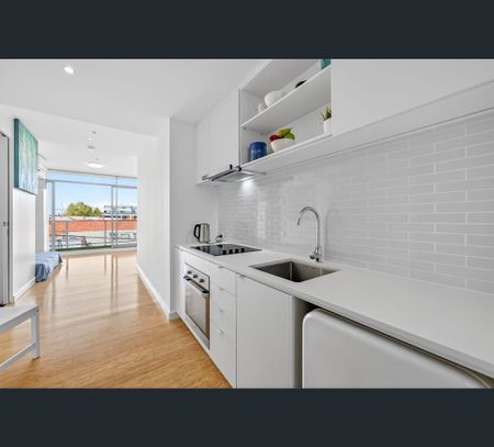 11/110 Maribyrnong Road, Moonee Ponds, Vic 3039 - Photo 4